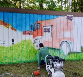 Airbrush-Wandgestaltung für die Garage der Feuerwehr Airbrush-Wandgestaltung für die Garage der Feuerwehr