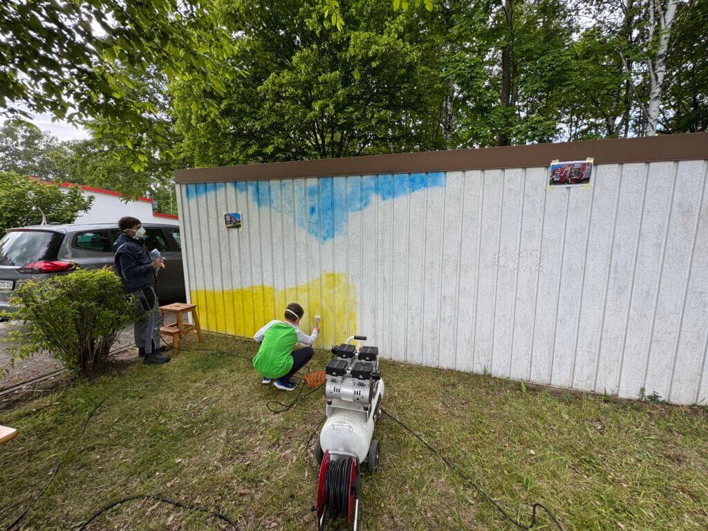 Airbrush-Wandgestaltung für die Garage der Feuerwehr Airbrush-Wandgestaltung für die Garage der Feuerwehr