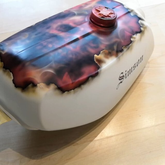 Simson Classic S51
Custom by pixelbrush.de
#simson
#s51
#DDRmoped
#classic
#simsontuning
#styling