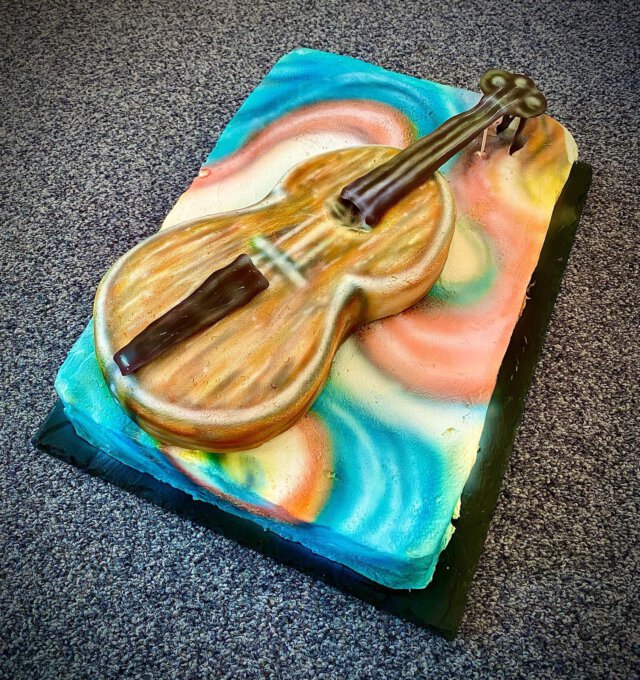 Pixelbrush - instrument as a cake- the cake is an instrument..;-)
#cakecakecake
#artoftheday
#musicart
#serbski